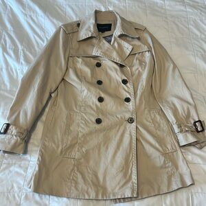 Banana Republic Trench coat Petite Medium -fits like a Petite Small